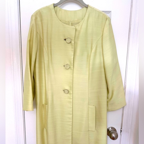 Vintage 60s Evening Coat in Excellent Condition - Picture 2 of 6